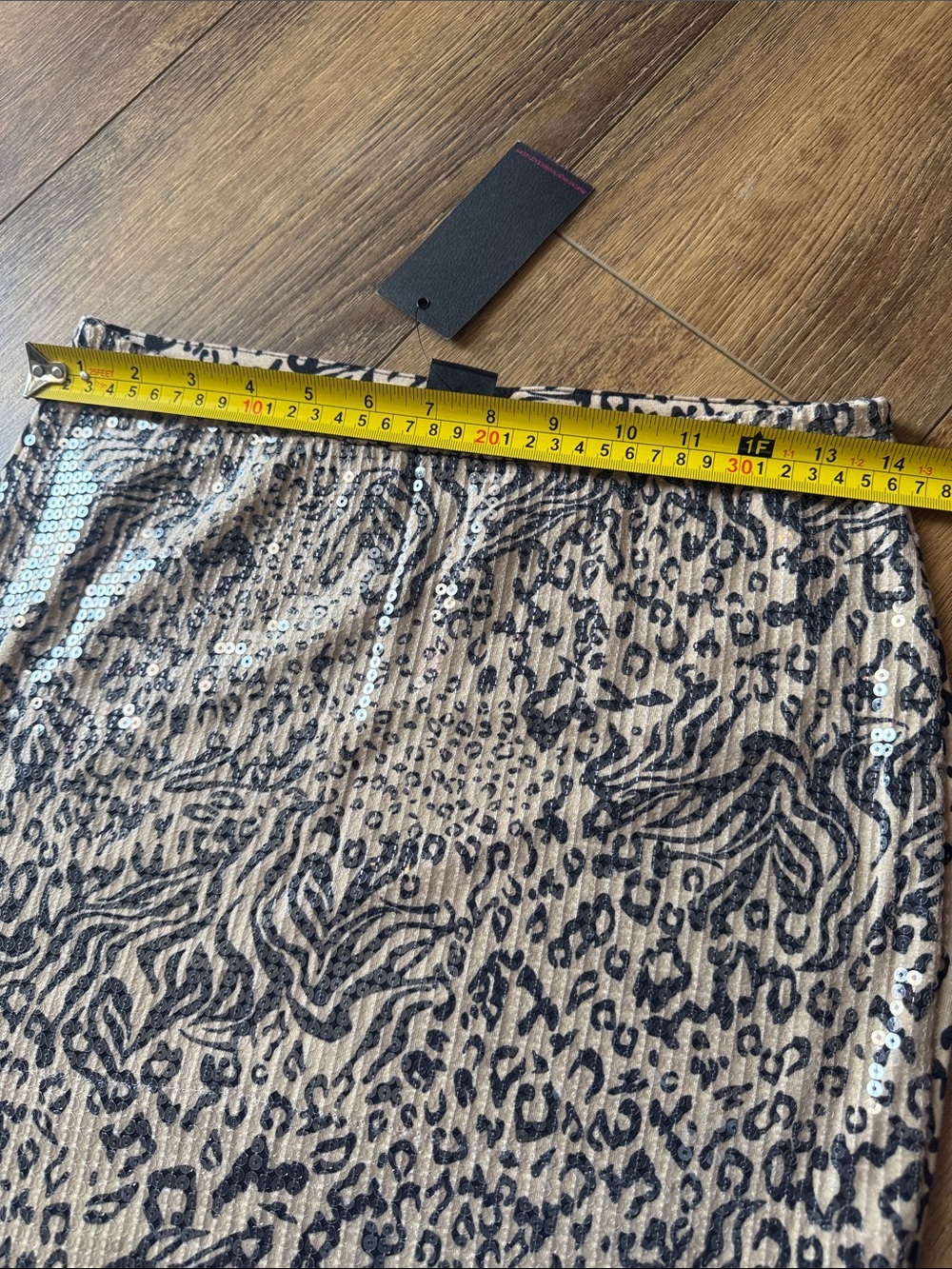 Material Girl Beige and Black Sequined Animal Print Mini Skirt. Size M - Picture 4 of 5